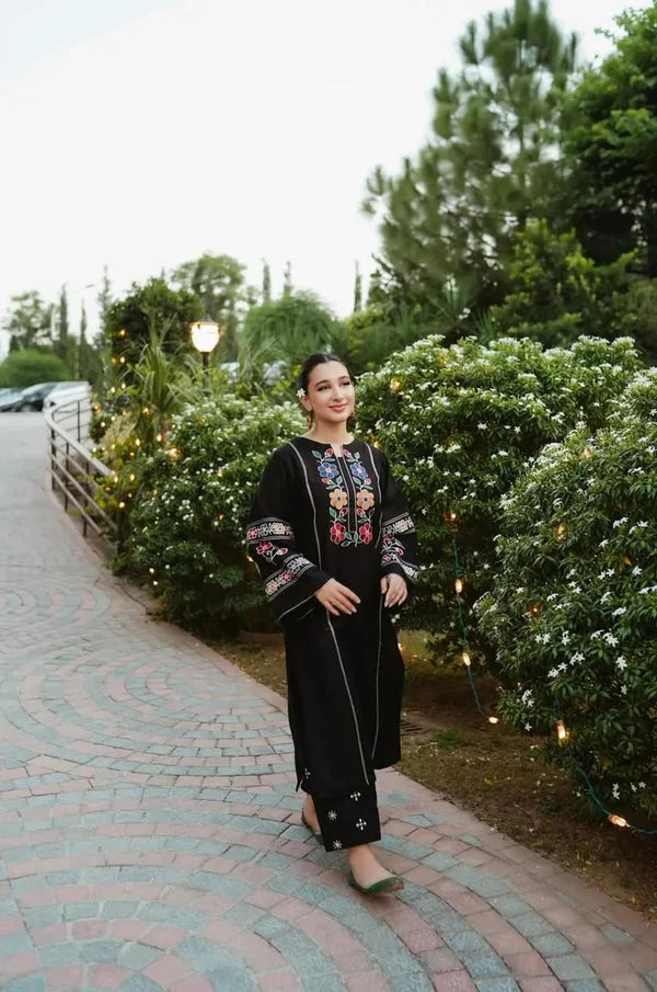 Kanwal Embroidery long Lenth